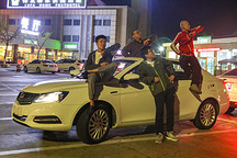 新老款吉利帝豪EV  滿電往返雄安對比大測試