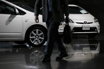 特斯拉Model S“偷走”丰田普锐斯车主