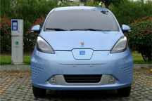 科技感十足 試駕榮威E50電動(dòng)車
