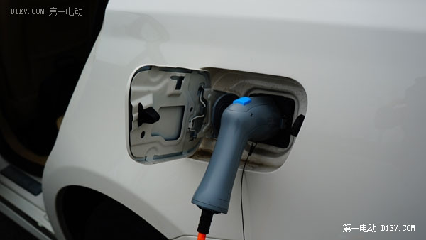 温柔的上海男人 荣威550插电式混动车型测评