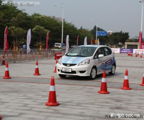 甩掉排气管 原创试驾Honda电动车FIT EV