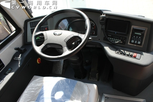 福田歐輝迷你快充電動(dòng)巴士駕駛臺(tái)