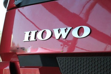 中国重汽豪沃即充式纯电动客车下线