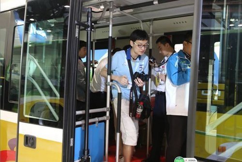 新能源汽車藍(lán)海 歐輝“智藍(lán)風(fēng)暴”起航