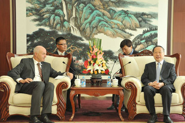 苏波会见宝马安格 望加强和深化新能源汽车合作