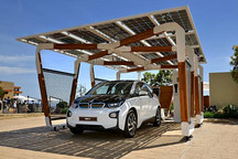 宝马展示太阳能概念车库 为电动汽车提供动力
