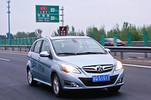 純電動(dòng)車也能郊游？“改造增程式版”北汽E150EV體驗(yàn)