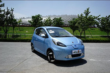 細(xì)節(jié)比肩特斯拉 第一電動評測上汽榮威E50電動車