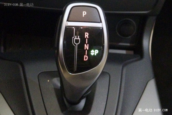 之諾1E電動(dòng)汽車