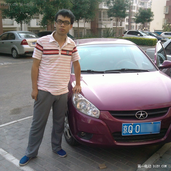 李龍飛和他的江淮iEV3電動(dòng)汽車