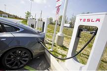 特斯拉首批车主宗毅首倡“电动车南北充电之路”上海站建成