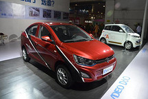 雷丁亮相西安新能源車(chē)展 D60三廂電動(dòng)汽車(chē)成亮點(diǎn)