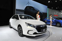 政策利好 比亞迪新能源車銷量激增10倍
