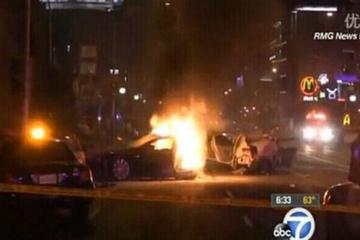 特斯拉又“火”了 被盗Model S撞成两半电池爆炸