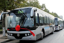 鄂版新能源客车下线 能自动启停每公里费用不到1元