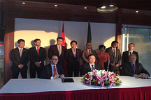 中国驻巴西大使助阵比亚迪签署校巴纯电动化合作