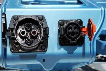 合肥千余充电桩接口标准不一 引发电动汽车充电难题