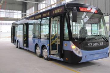 重庆市研发出国内第一辆八轮全电动客车