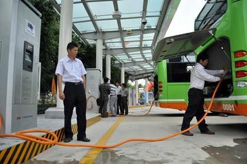 比亚迪南京建成自营公交车充电站 站内充电桩150座