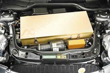 揭秘电动汽车“肚子”里装着600公斤电池