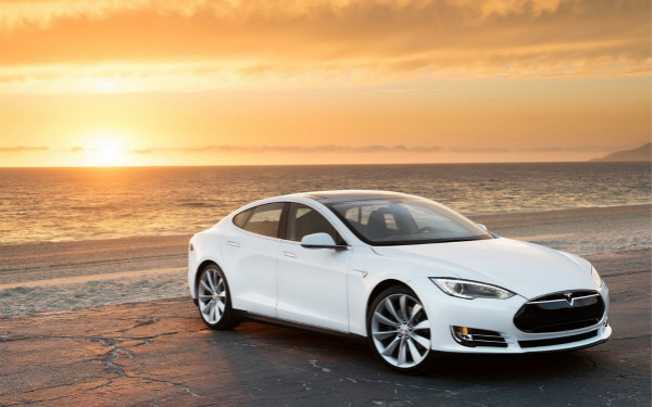 手機(jī)端汽車定位APP發(fā)威，美夫婦找回被盜的Model S
