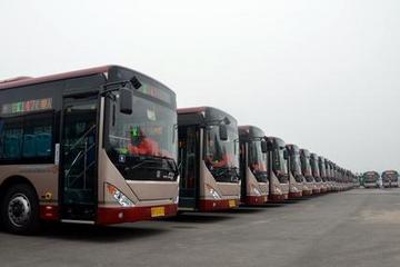 山东聊城首批100台新能源公交车投入运行