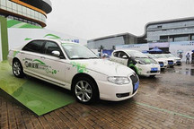 上海氢燃料电池车明年投用 加氢仅需3分钟还可烤面包