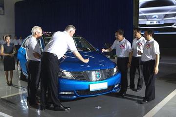 DENZA腾势量产车下线 新车9月底上海上市