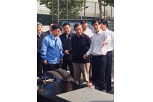 馬凱副總理考察智行鴻遠全系列純電動物流車