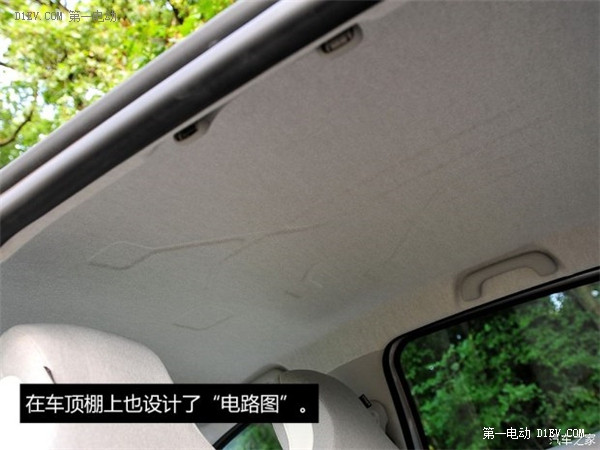 國產(chǎn)電動汽車雷諾ZOE內(nèi)飾