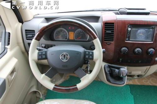 東風(fēng)御風(fēng)純電動車內(nèi)飾