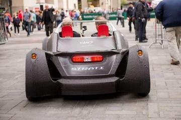 首款3D打印電動(dòng)汽車試駕紐約街頭 續(xù)航100公里