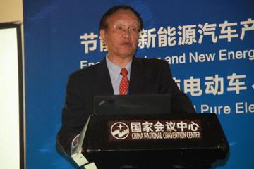 张国宝：电池是电动车发展的最大障碍