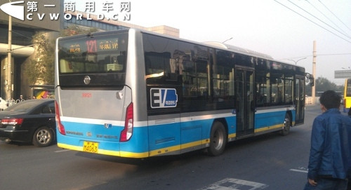 121路純電動(dòng)公交車(chē)
