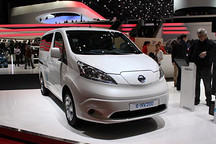 日產(chǎn)開售首款商用電動車e-NV200 續(xù)航190km