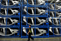 盲目扩产带来产能过剩 新能源汽车狂欢中隐忧重重