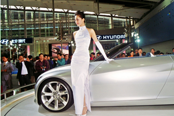 广州车展中外车企抢分节能新能源汽车市场蛋糕