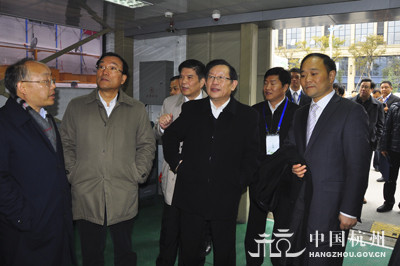 电动汽车城市公共交通模式创新 万钢提十六字