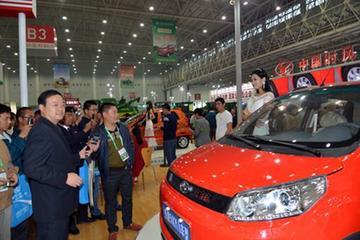 时风D102电动汽车成为国际农机展新亮点