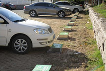 青岛大学将试点电动汽车租赁 设36个充电终端
