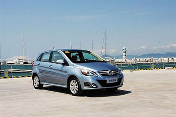 中国成全球第二大新能源汽车市场 里程焦虑何解？