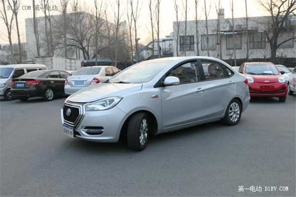 2014全球新能源汽車大會(huì)開幕 新能源汽車嘉年華啟航