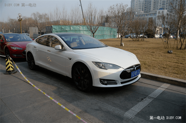 2014全球新能源汽車大會(huì)開幕 新能源汽車嘉年華啟航