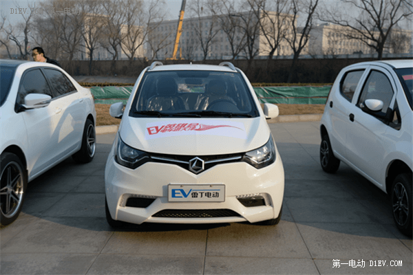 2014全球新能源汽車大會(huì)開幕 新能源汽車嘉年華啟航