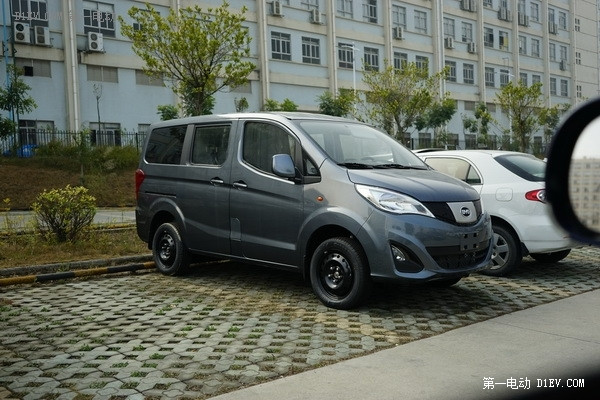 同一平臺(tái)車型三種動(dòng)力：解讀比亞迪最新技術(shù)戰(zhàn)略