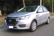 看純電動車如何進(jìn)化 江淮老車主體驗新iEV5（一）