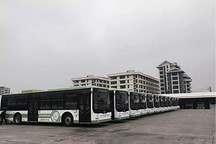 松正插電式混合動(dòng)力系統(tǒng)公交車亮相廈門