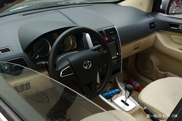 與“綠狗”共游京城 體驗北汽新能源E150EV