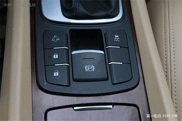 面面俱到 深度體驗(yàn)榮威550plug-in