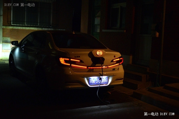 純凈的春節(jié) 北京比亞迪秦車(chē)主11天沒(méi)用一滴油！